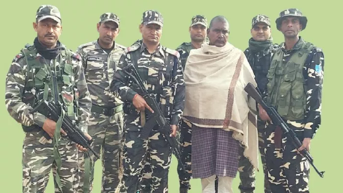 चिलखारी नरसंहार में नामजद नक्सली कोल्हा गिरफ्तार, पूर्व सीएम बाबूलाल मरांडी के बेटे की हत्या में है आरोपी