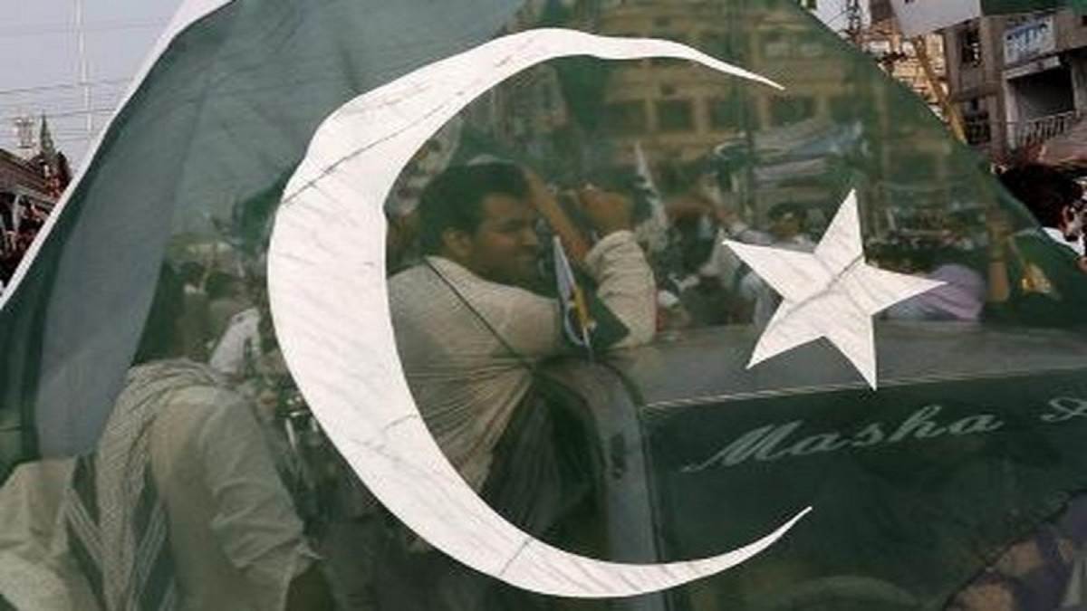 https://www.jagranimages.com/images/newimg/02022023/02_02_2023-pakistan_economy_23317428.jpg