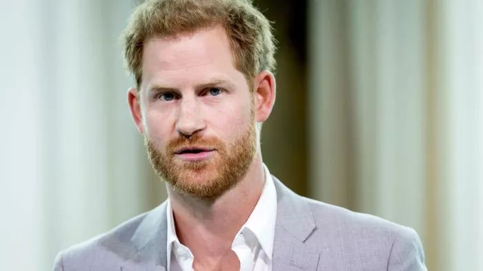 British Royal Family News प्रिंस हैरी के दावे को कर्मी ने बताया गलत।