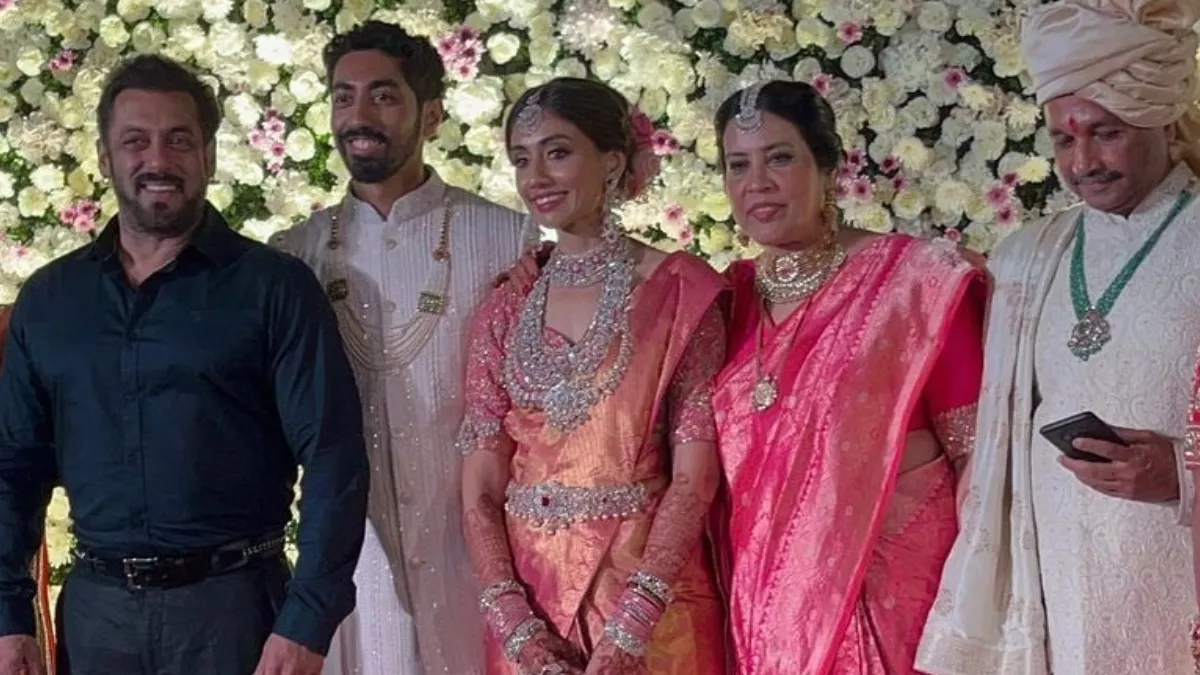 Pooja Hegde की भाई की शादी में पहुंचे सलमान खान, परिवार के साथ कराया फोटो सेशन