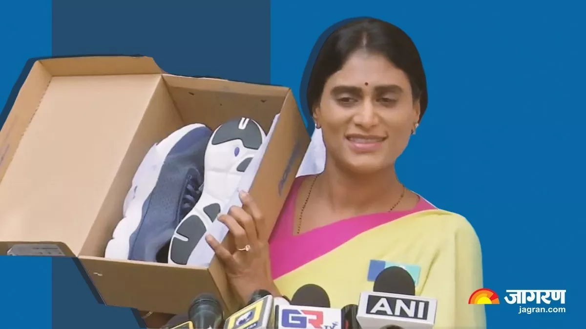 YSRTP अध्यक्ष वाईएस शर्मिला ने खरीदे सीएम केसीआर के लिए जूते