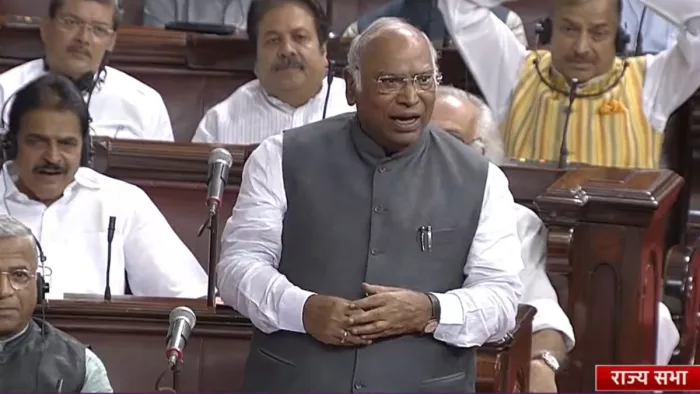 Budget Session Live संसद में आज फिर मचेगा हल्ला।