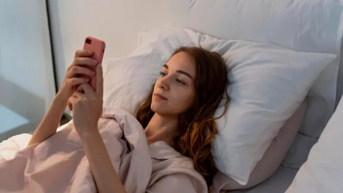 क्या आप भी सुबह उठते ही करते हैं फोन का इस्तेमाल?