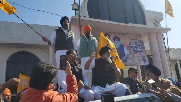 SAD चीफ बादल बोले- 'कांग्रेस और आप ने पंजाब को धकेल दिया है विनाश की ओर' (फाइल फोटो)