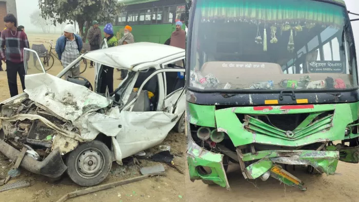 कार और मिनी बस की आपसी टक्कर, तीन की मौत। जागरण फोटो