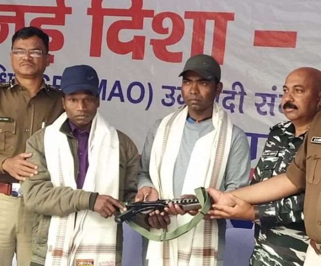 jharkhand naxalite suresh munda surrender after joining kundan pahan squad at age of six year how become an area commander know details