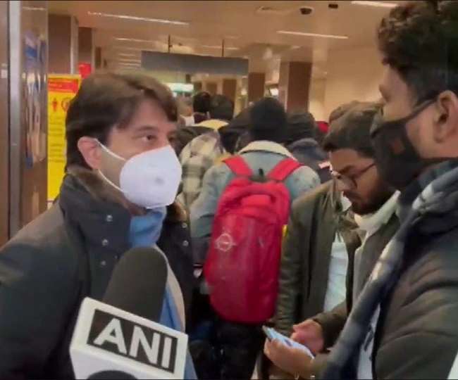 Ukraine Russia War: बुखारेस्ट में भारतीय छात्रों से मिले उड्डयन मंत्री ज्योतिरादित्य सिंधिया
