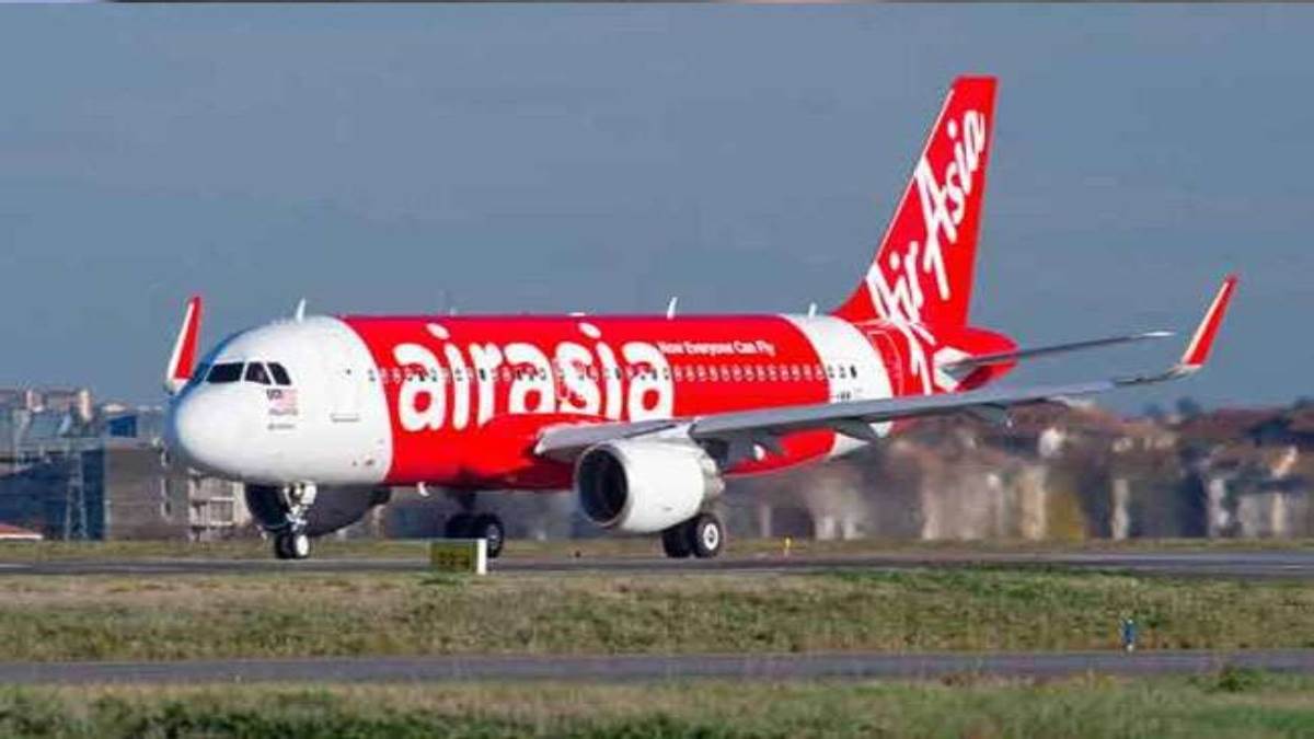 https://www.jagranimages.com/images/newimg/02032023/02_03_2023-air_asia_flight_23345621.jpg