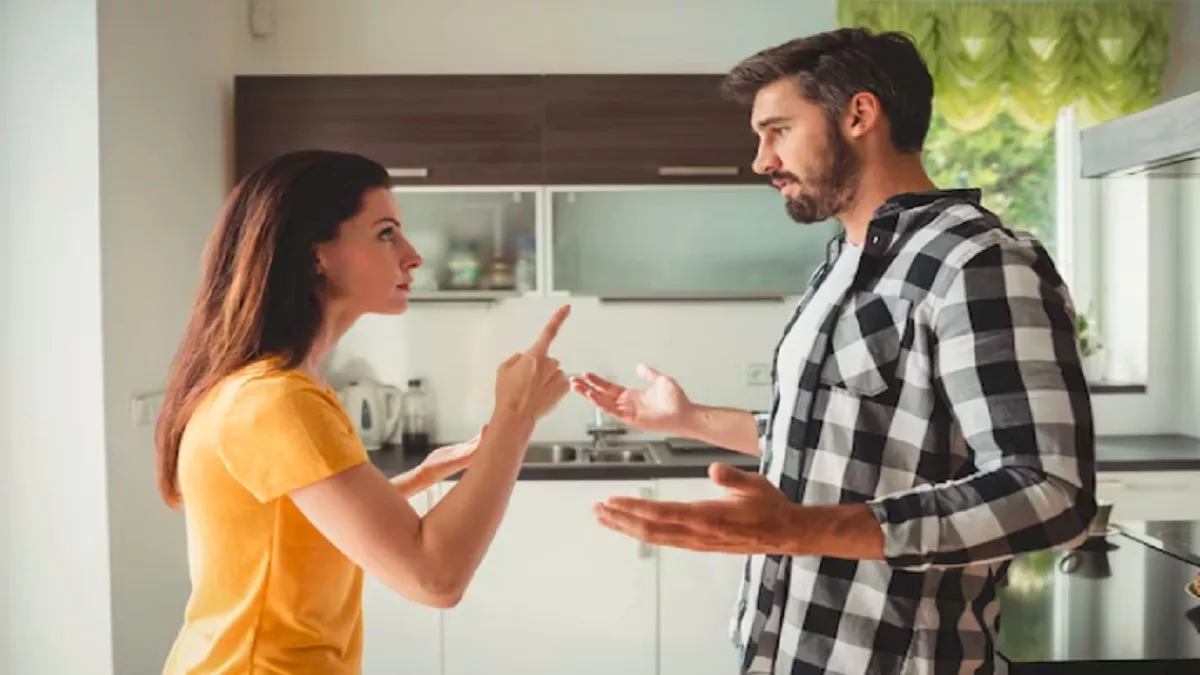 Relationship Tips: पुरुषों की इन आदतों से नाराज हो जाती हैं महिलाएं, आज ही करें इनमें सुधार