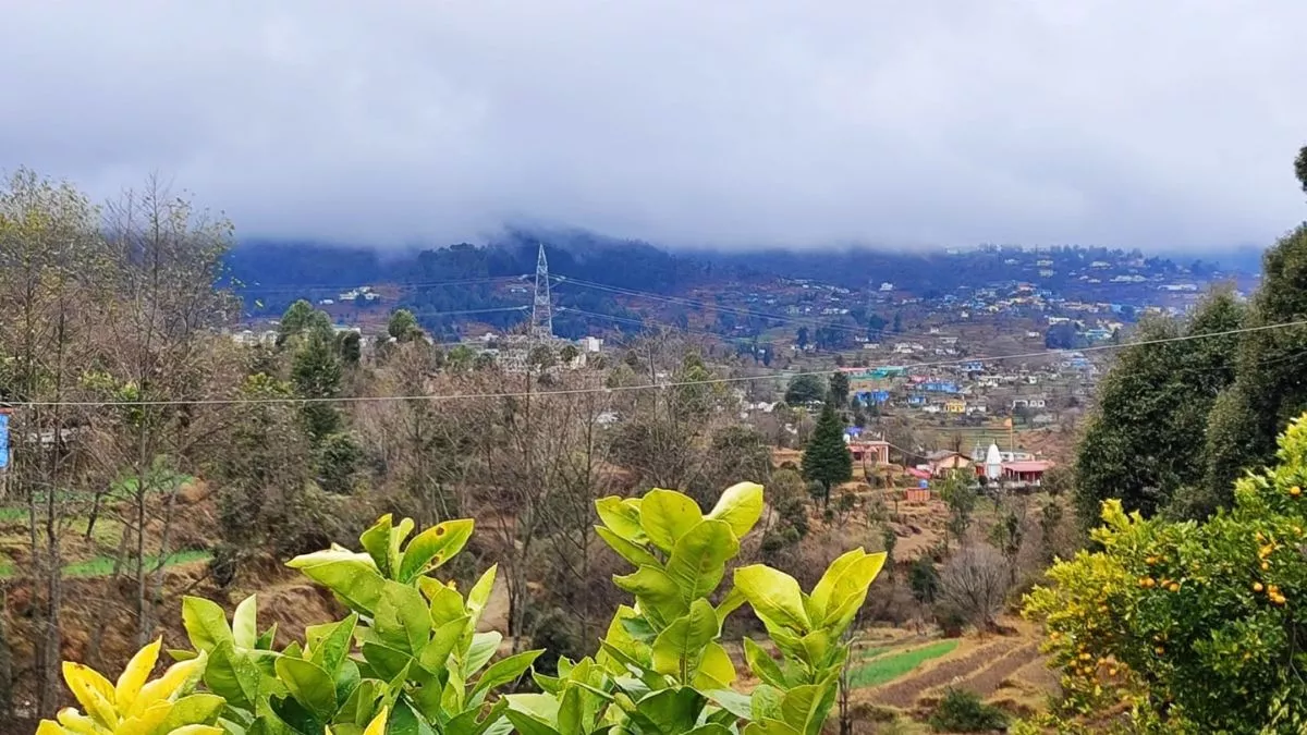 Champawat Weather: पोस्ट मॉनसून की पहली बारिश से धरती हुई तर, खिले लोगों के चेहरे