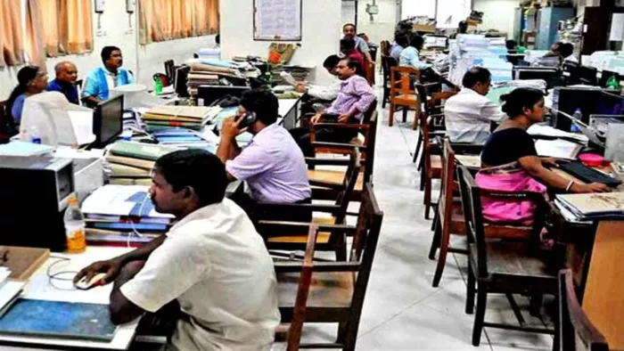 कॉन्ट्रैक्ट कर्मचारियों के लिए खुशखबरी, प्रशासक बनवारी लाल ने पॉलिसी को दी मंजूरी (सांकेतिक)।