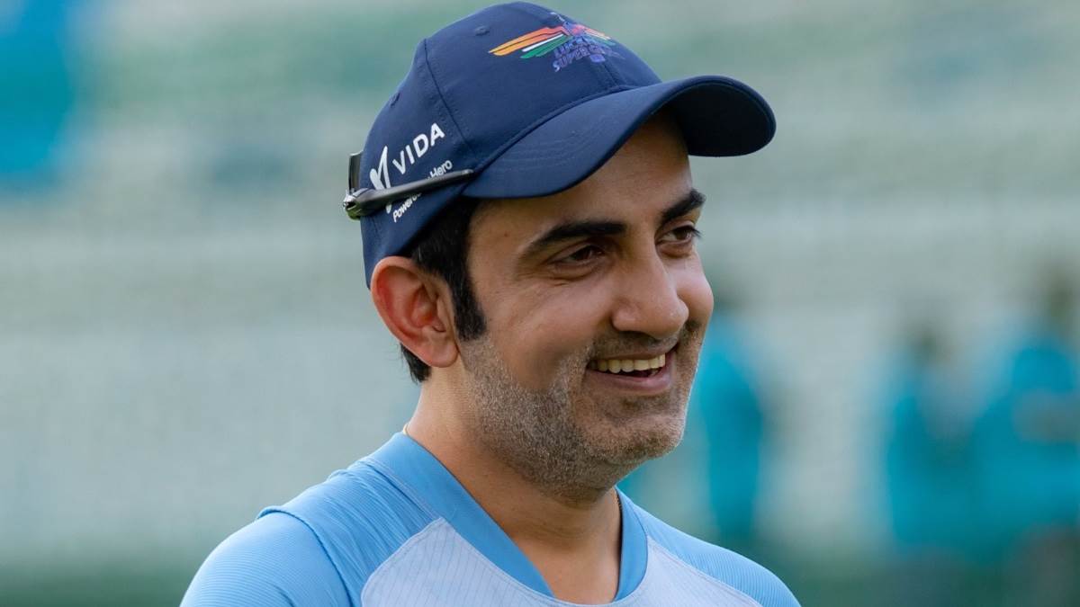 Gautam Gambhir: 'मैच' शुरू होने से पहले मैदान से हटे गौतम गंभीर, राजनीति से संन्यास का किया एलान