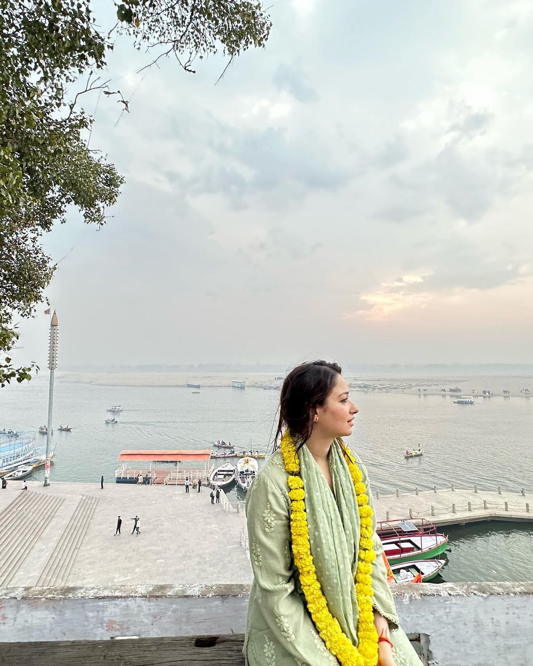 tamannaah bhatia visit kashi