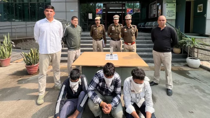 पुलिस की गिरफ्त में आरोपित। फोटो- जागरण