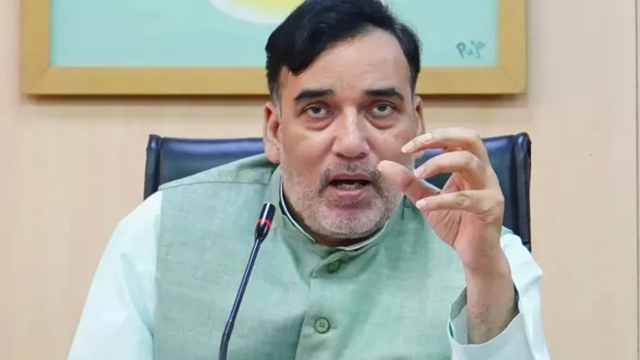 गोपाल राय ने वाहनों को ईंधन न देने की नीति पर बयान दिया। फाइल फोटो