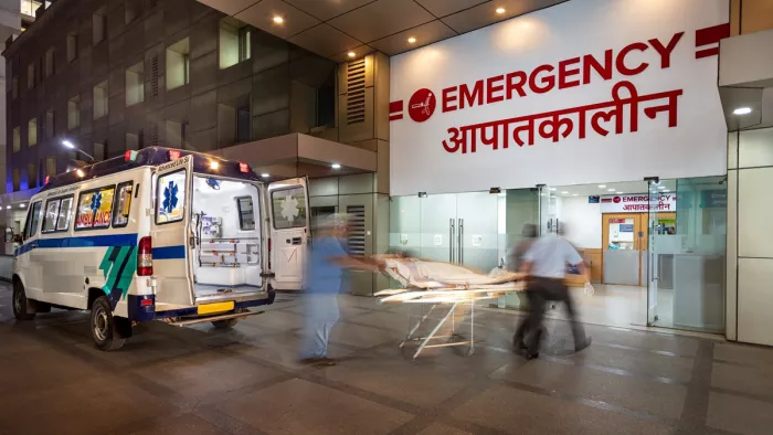 आगरा में बाइकों की आमने-सामने की टक्कर में चचेरे भाइयों समेत पांच की मौत (सांकेतिक तस्वीर)