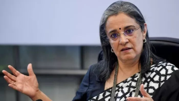 अदालत ने कहा कि वह जांच की निगरानी करेगी।