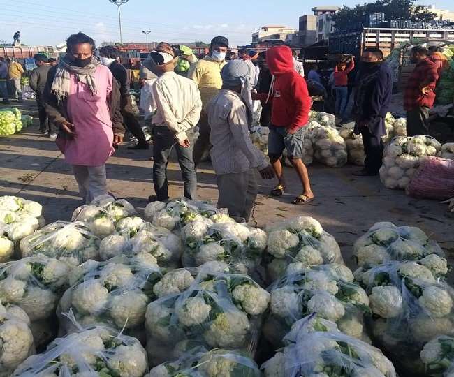 फलसब्जियों की वीरवार की रेट लिस्ट जारी, आलू तीस रुपये प्रति किलो DC