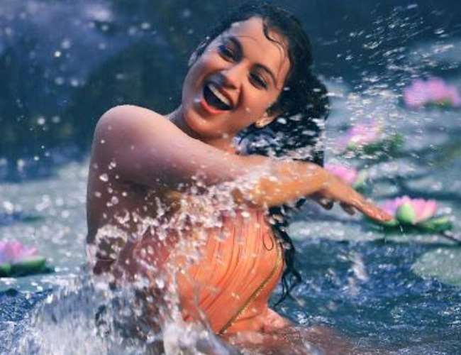 Kangana Ranaut in Thalaivi song. Photo- Film PR