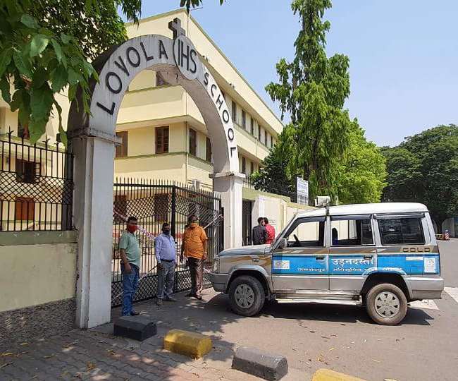 https://www.jagranimages.com/images/newimg/02042021/02_04_2021-loyola_school_21520144.jpg