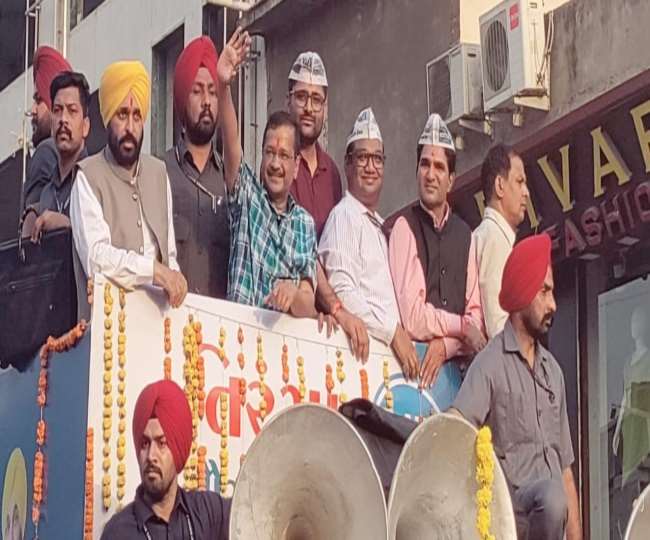 तिरंगा यात्रा में अरविंद केजरीवाल बोले-गुजरात एक बार मौका दे। फोटो इंटरनेट मीडिया
