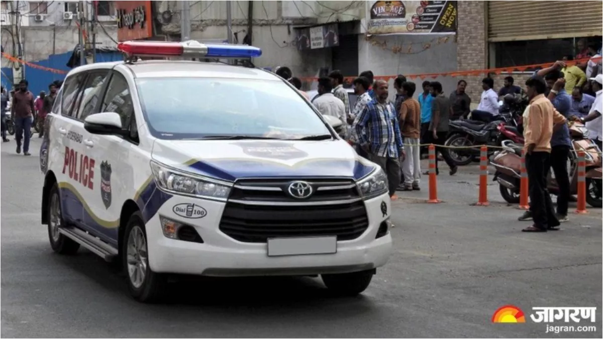 ग्रेटर नोएडा में लूट के प्रयास में बाइक से गिरी महिला, घायल