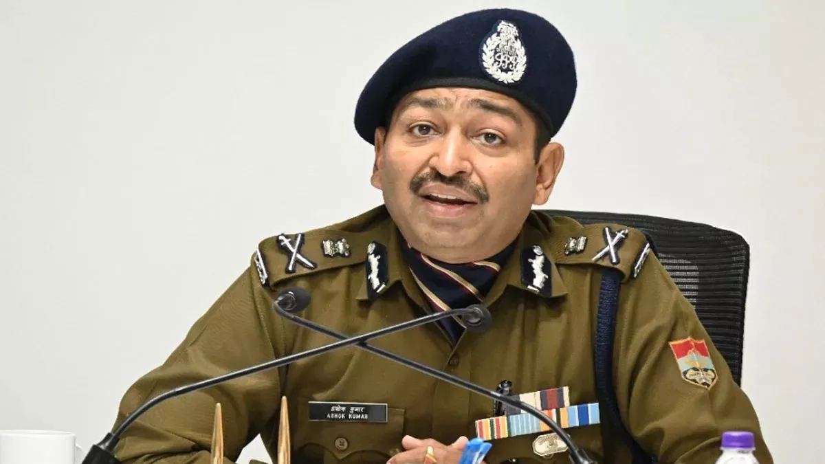 देहरादून में सड़कों पर आगे निकलने की होड़ में लेन छोड़ना पड़ेगा भारी, DGP के निर्देश पर पुलिस ने बनाया प्‍लान
