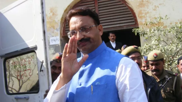 Mukhtar Ansari: एक तरफ निकला था मुख्तार का जनाजा, दूसरी तरफ कोर्ट में पेश हुई काले कारनामे की फाइल।
