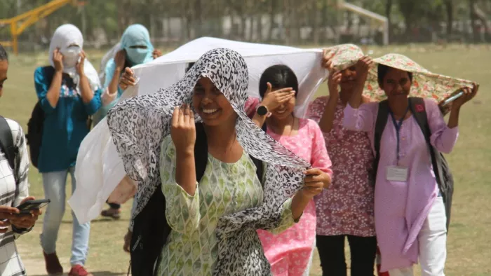 Gorakhpur weather गोरखपुर में धूप भरी हवा के साथ तेज धूप ने परेशान किया है।