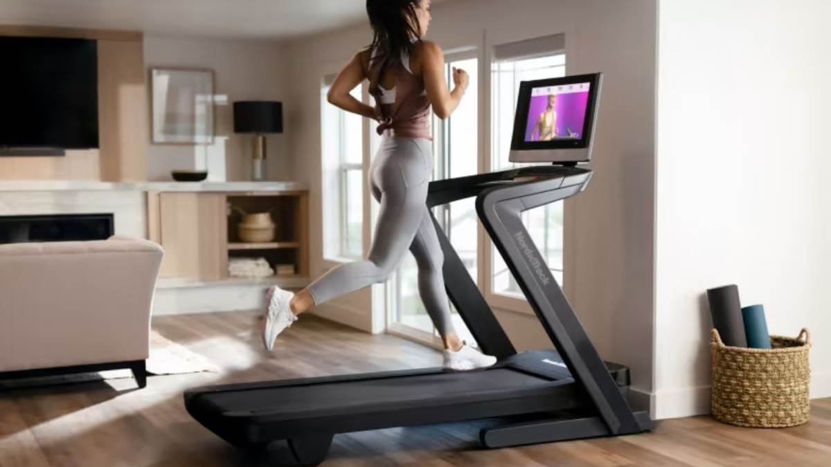 PowerMax की ऑटोमैटिक Treadmills में मिलेंगे 12 प्री-सेट वर्कआउट प्रोग्राम! अब हेवी एक्सरसाइज से नहीं चलते-चलते वजन होगा कम