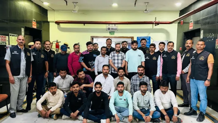 Delhi News: फर्जी दस्तावेज के आधार पर डिग्री दिलाने के बाद करवा देते थे फार्मासिस्ट के लिए पंजीकरण।