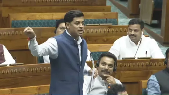 Waqf Amendment Bill: श्रीकांत शिंदे ने कहा- मैं और मेरे पिता इस बिल का पूर्ण समर्थन करते हैं।(फोटो सोर्स: एएनआई)