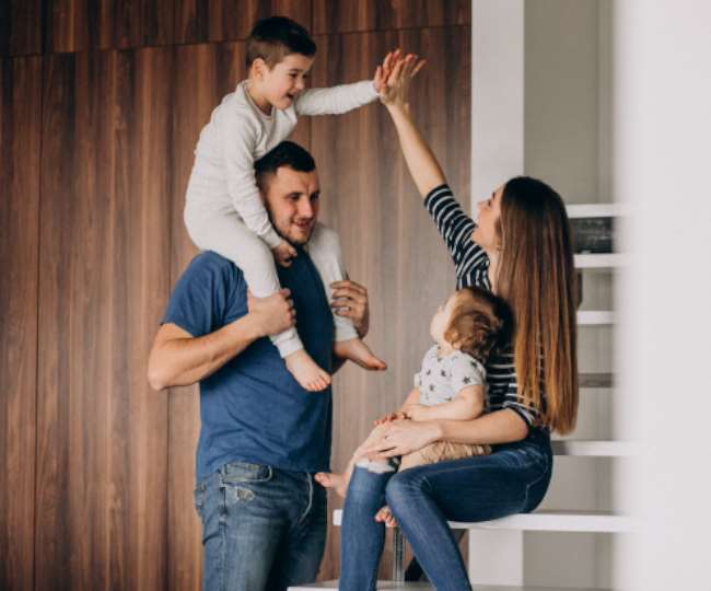 लॉकडाउन में घर की महिलाएं कैसे रहें खुश और तनावमुक्त, इसके लिए आजमाएं ये टिप्स