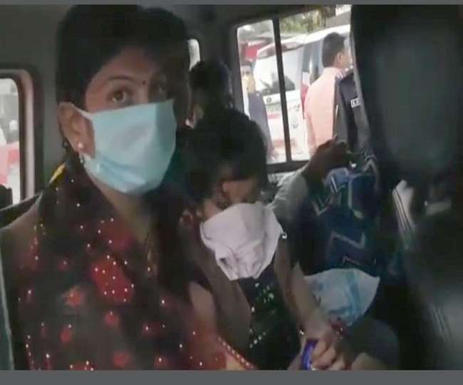 दिलीप द्वारा की गई मदद ने उन्हें इतना प्रभावित किया कि अपने नवजात बेटे का नाम ही दिलीप रख लिया।