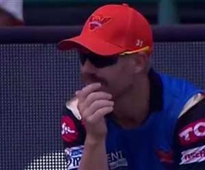 डेविड वार्नर को प्लेइंग इलेवन से बाहर कर दिया गया (फोटो ट्विटर)