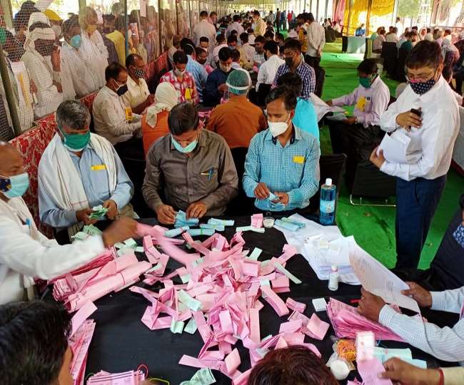 LIVE Ghaziabad Panchayat Chunav 2021: 3,302 प्रत्याशियों के भाग्य का फैसला आज