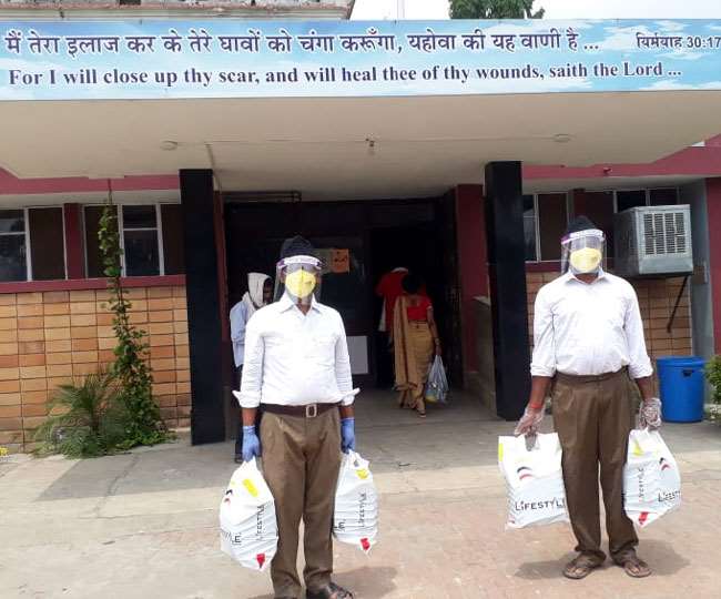 RSS News, Coronavirus News, Jharkhand Samachar वाट्सएप ग्रुप बनाकर चिकित्सकों से सलाह दिलवाते हैं।