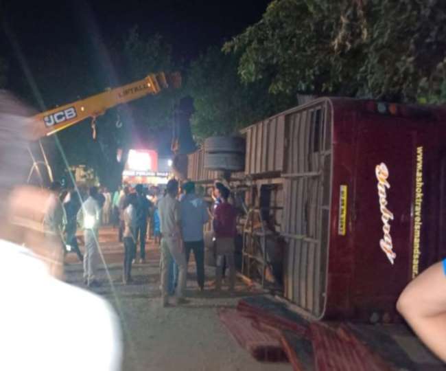 bus going from indore to jodhpur overturns one child died 42 injured