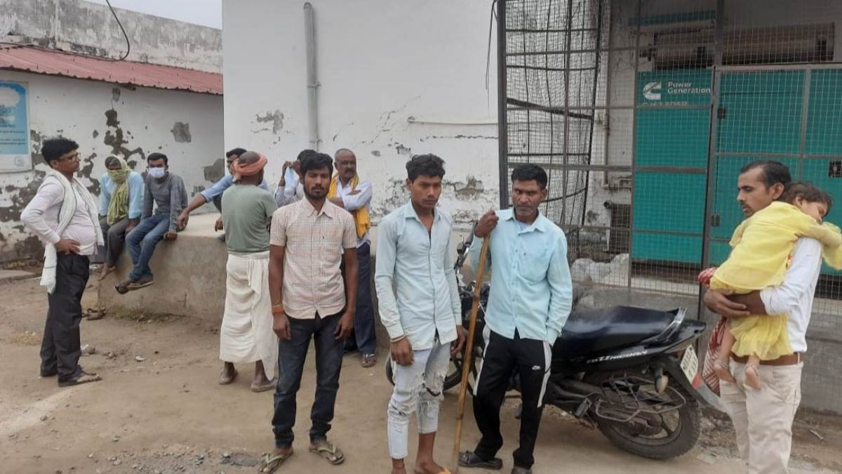 कप्तान कोहली के साथ टीम इंडिया के खिलाड़ी (एपी फोटो)