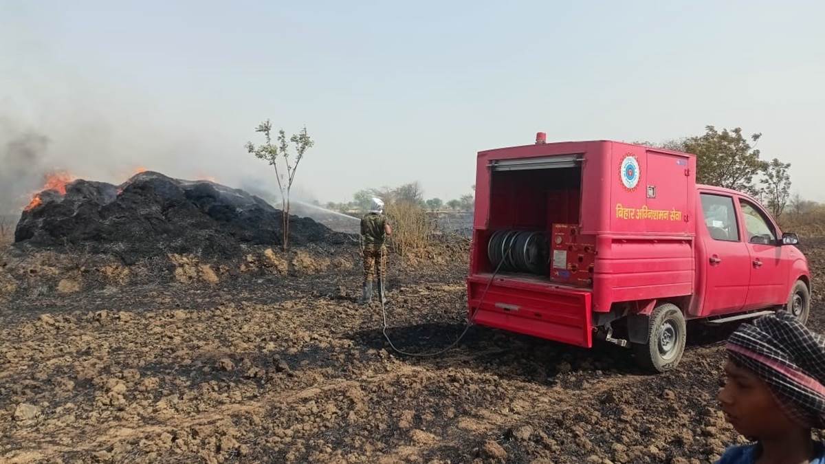 aurangabad news wheat crop and straw burnt to ashes in fire incident