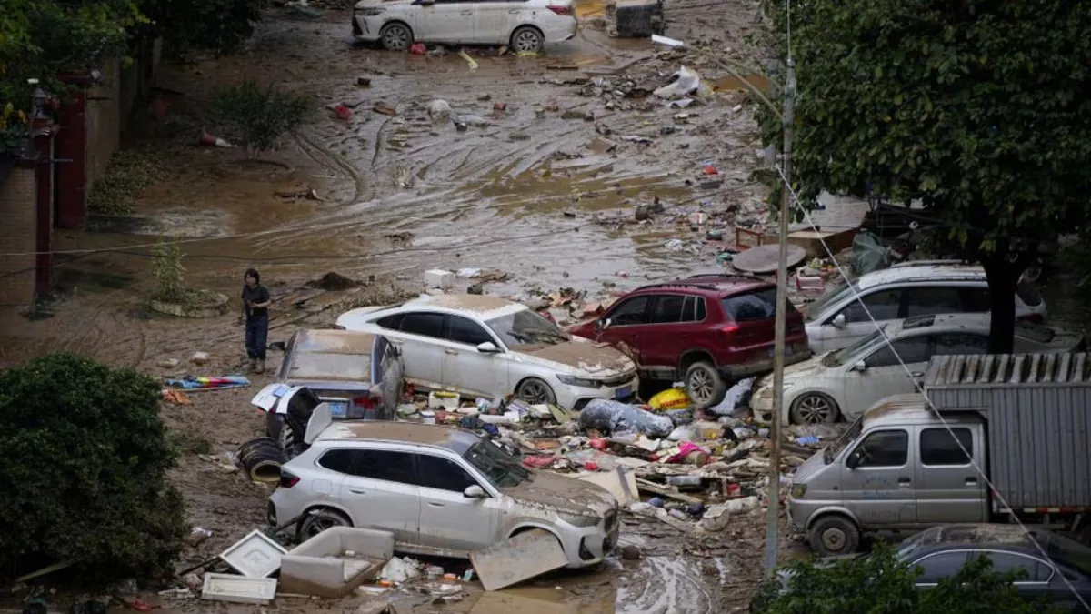 China Flood: भारी बारिश के कारण चीन हुआ बेहाल, राजमार्ग ढहने से 36 लोगों की मौत; 30 अन्य घायल