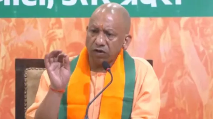 सीएम योगी ने अपने सरकारी आवास पर मीडिया से बातचीत में दिया बयान।- फाइल फोटो