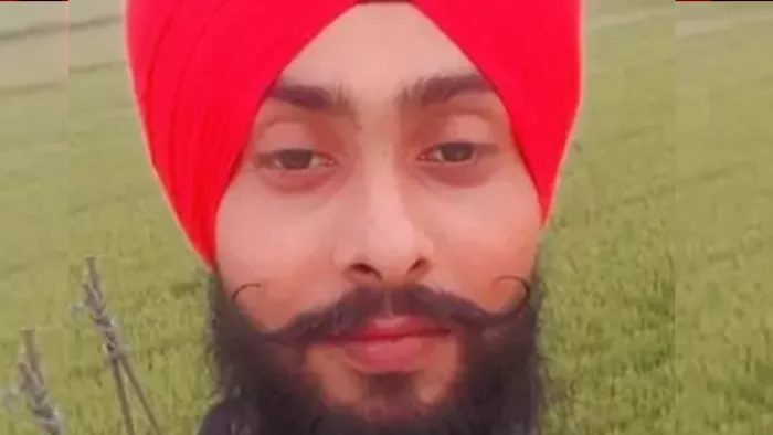 स्वीमिंग पूल में नहाते समय युवक की मौत।