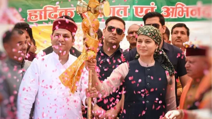 विक्रमादित्य और प्रतिभा सिंह पर जमकर बरसीं कंगना