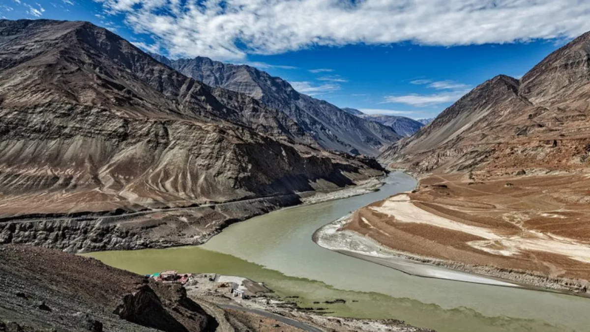 May की चिलचिलाती गर्मी से राहत पाने के लिए निकल जाएं भारत में बसी इन खूबसूरत जगहों की सैर पर