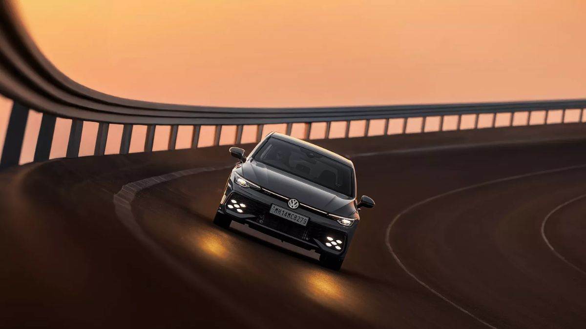 https://www.jagranimages.com/images/newimg/02052025/02_05_2025-volkswagen_golf_gti_23929744.jpg