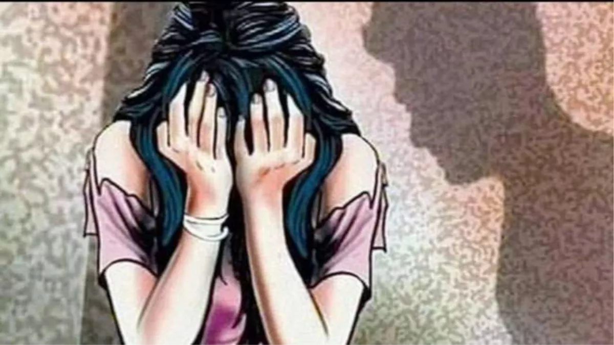 Agra News: मदरसे में छात्रा से दुष्कर्म, मौलवी के खिलाफ मुकदमा, तीन साल से पढ़ रही थी किशोरी