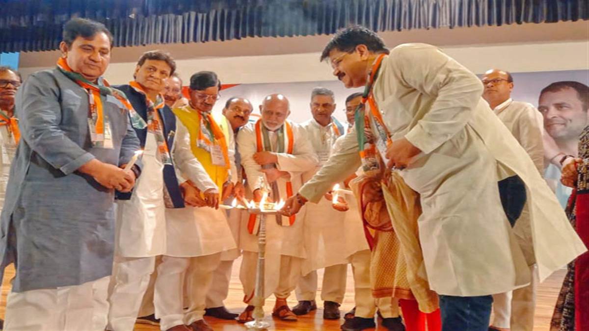 https://www.jagranimages.com/images/newimg/02062022/02_06_2022-congress_camp_22766022.jpg