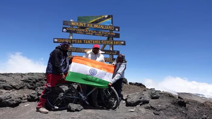 पर्यावरण का प्रहरी, सरोकार का सारथी साइकिल बाबा।