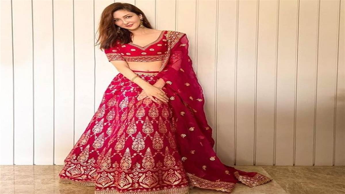 https://www.jagranimages.com/images/newimg/02062022/02_06_2022-saumya_tandon_gori_mam_photos_22767224.jpg